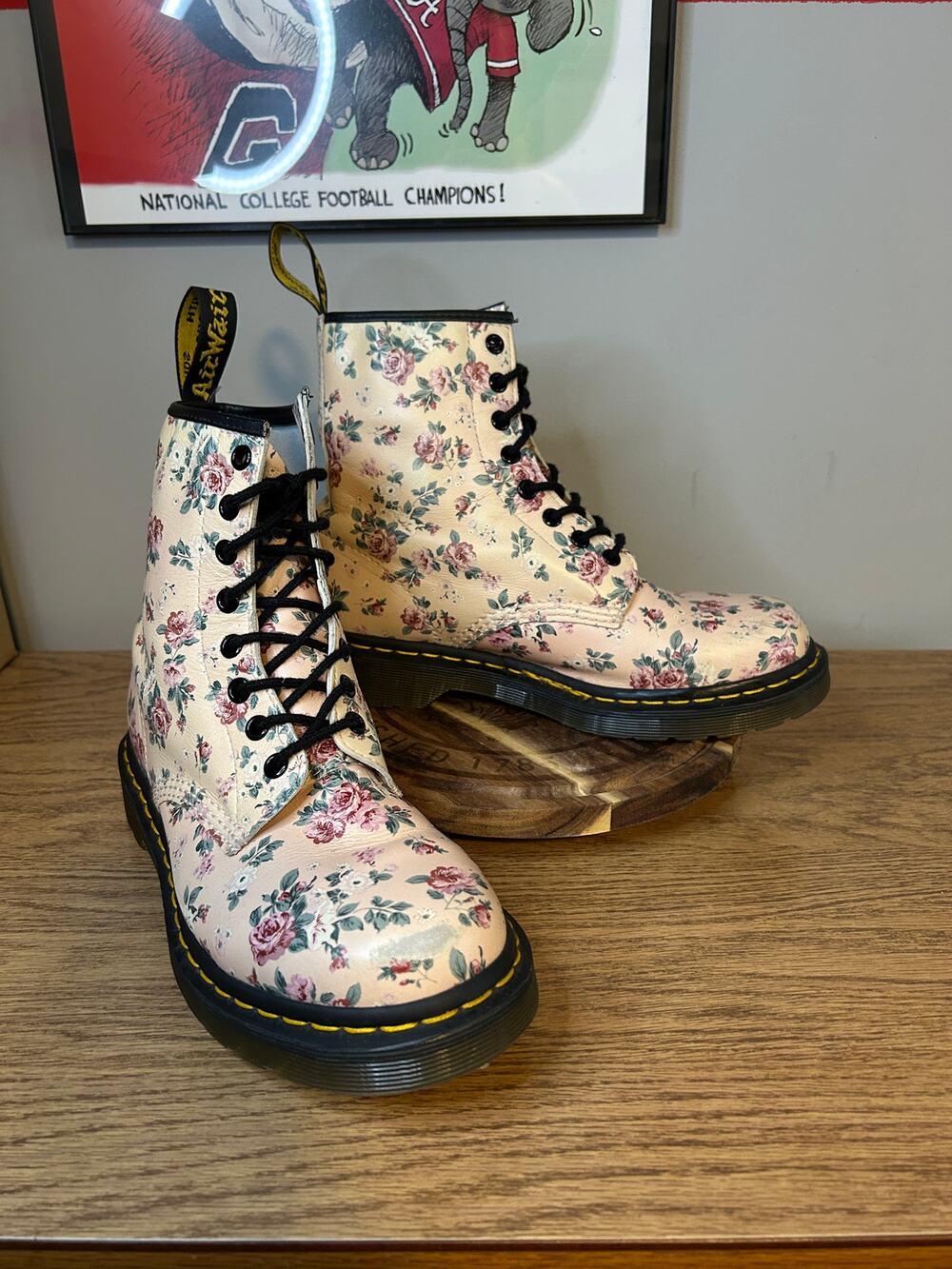 Dr. Martens 1460 Vintage Rose Floral size 8/EU 39